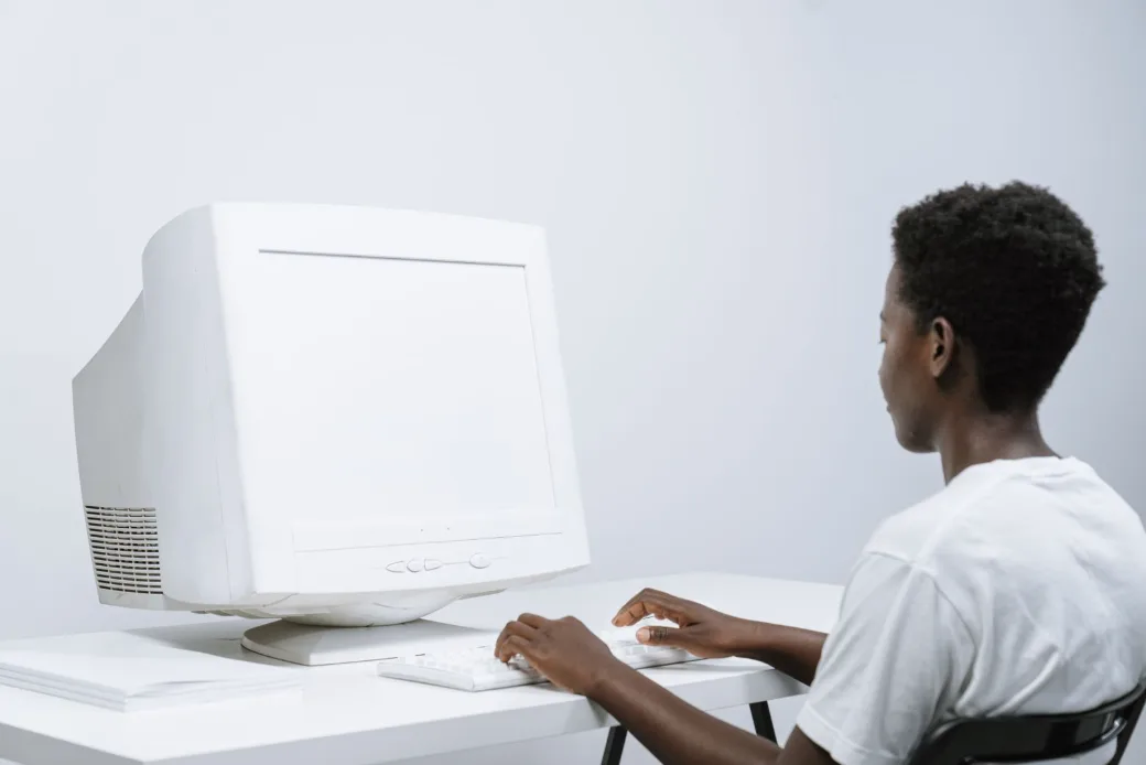 Web antigua y desfasada que necesita un rediseño para funcionar en móvil